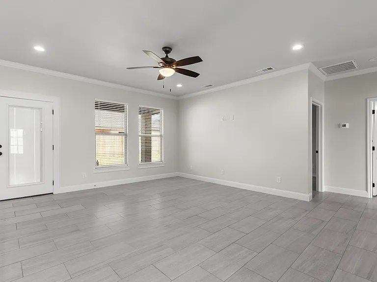 1003 Bromegrass St — Photo 2