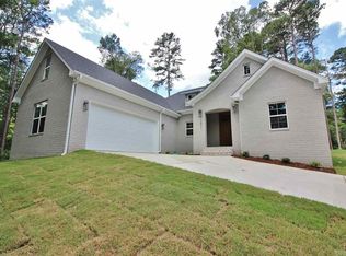 1611 Debswood Dr, Bryant, AR 72202