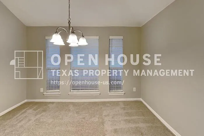 6213 Lennox Ln — Photo 8