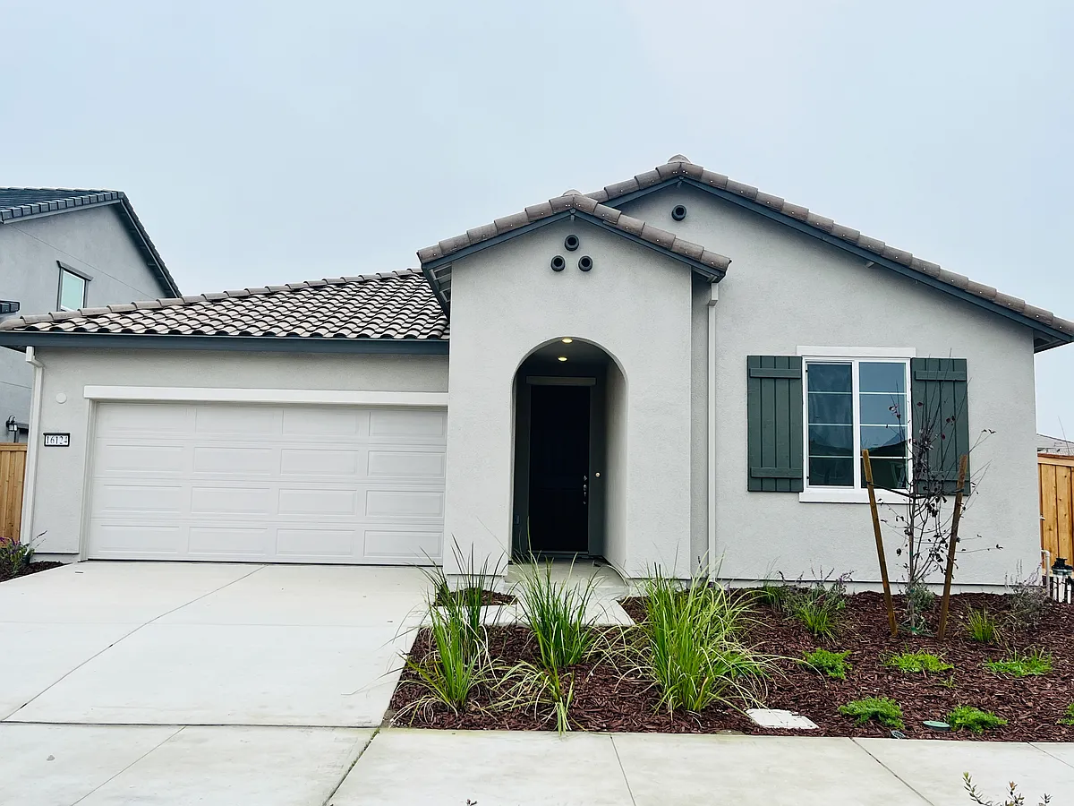 Building Photo - 16124 Mavericks Ln
