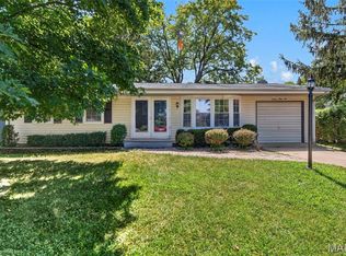 1132 Burgundy Ln, Ballwin, MO 63011