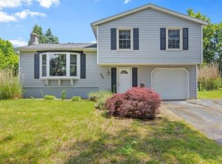 246 Hilltop Ln, Spencerport, NY 14559