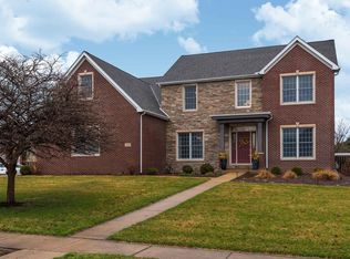 2109 Cinnamon Ln, Bloomington, IL 61704