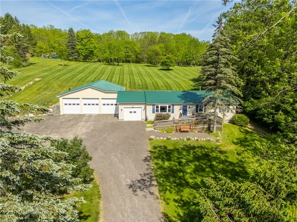 2404 Cambier Rd, Newark, NY 14513