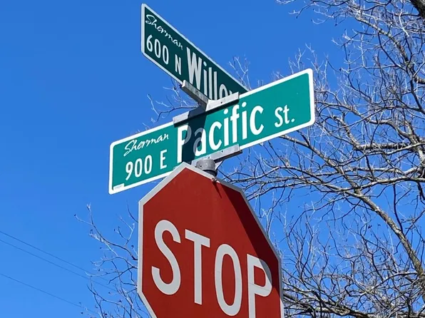 512 N Willow St, Sherman, TX 75090