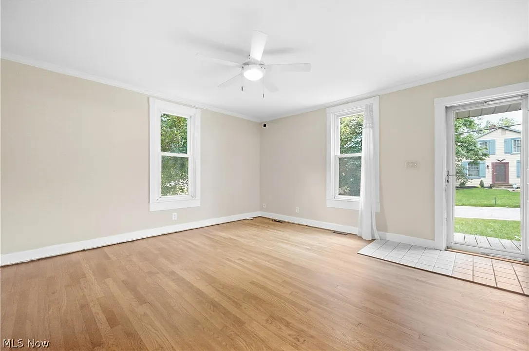 3 bed, 1.0 bath, 1644 sqft, $2,100 — Photo 2