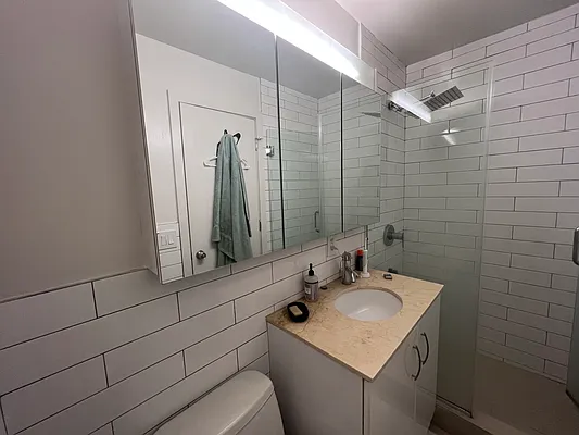 Rented by Keller Williams NYC | media 7