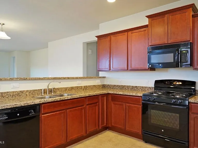 24449 W Sheraton Ln — Photo 5