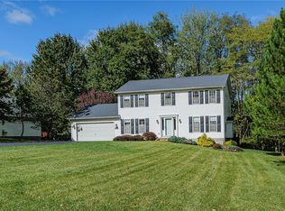 3563 View Pointe Dr, Macedon, NY 14502