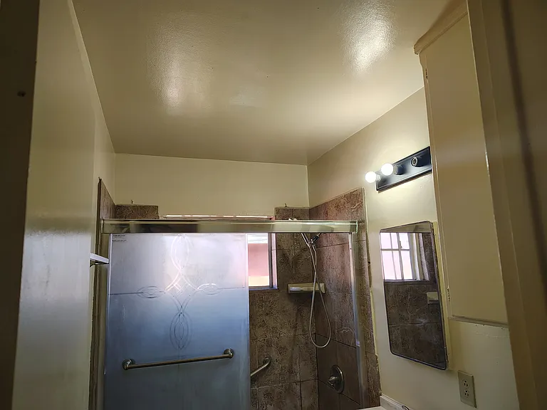 11022 Crenshaw Blvd #4 — Photo 3