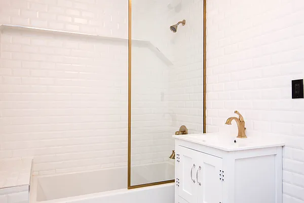 Rented by Nooklyn NYC LLC | media 45