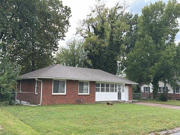 3rd image of 105 Ridgeway Dr
