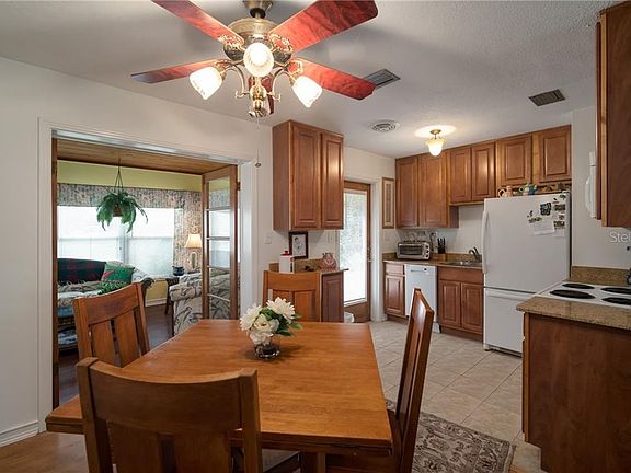 4th image of 10207 N Fleetwood Dr