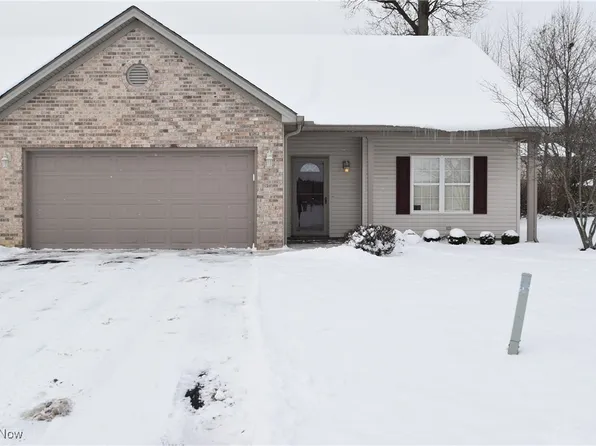 1052 Villa Pl, Girard, OH 44420