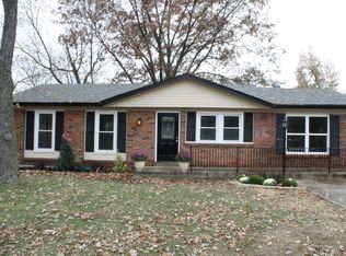 703 Wild Walnut Ln, Ballwin, MO 63021