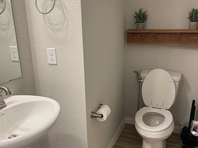 2208 Davenport Dr — Photo 7
