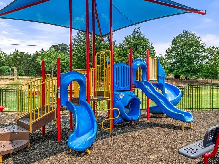 The Parke at Oakley — Photo 22