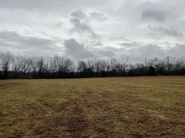 665 Harvey Pvt Ln, Cottontown, TN 37048