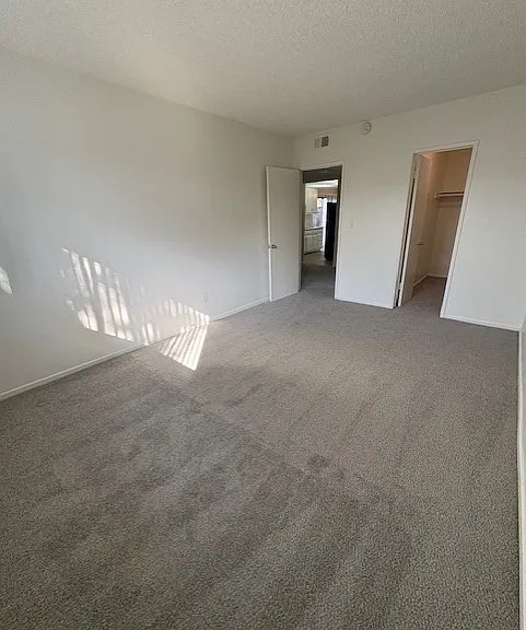 Kimberly Arms Apartment Homes — Photo 12