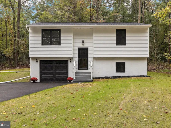 117 Debbie Dr, Coatesville, PA 19320