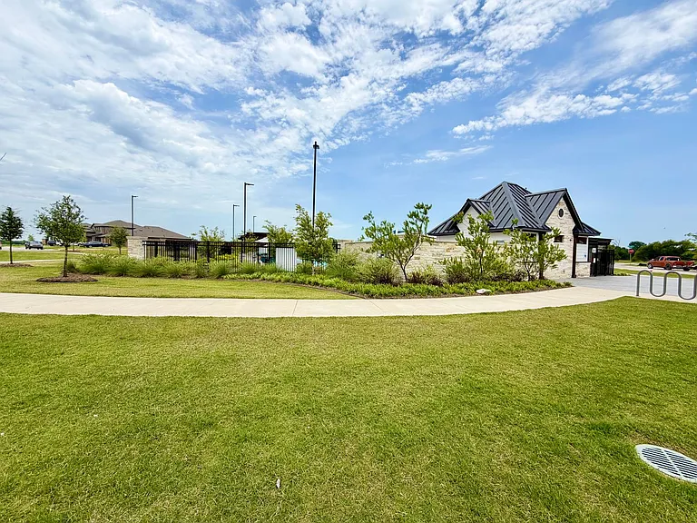 1116 Riverbrook Ln — Photo 38