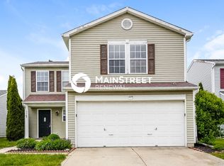 104 Winterwood Dr, Greenwood, IN