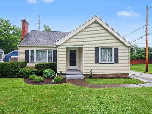 765 S Grosvenor Rd, Rochester, NY 14618