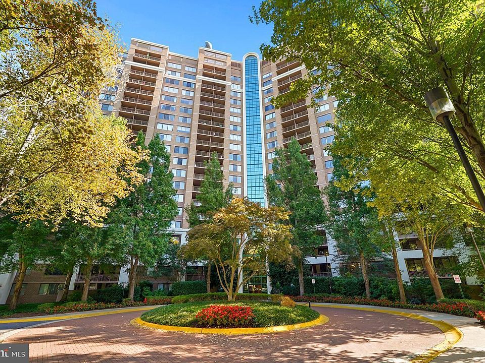 1st image of 10101 Grosvenor Pl APT 1804