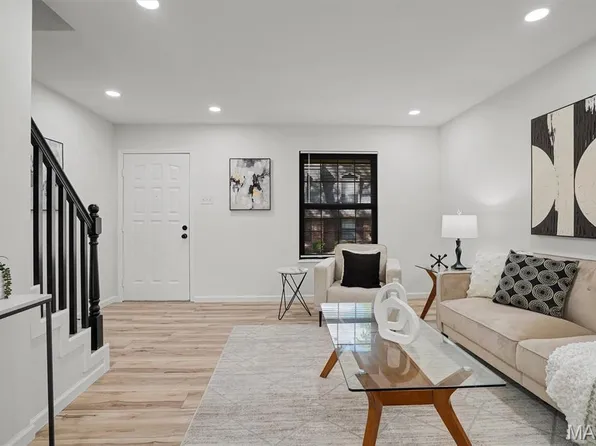 4234 Burnett Walk, Saint Louis, MO 63125