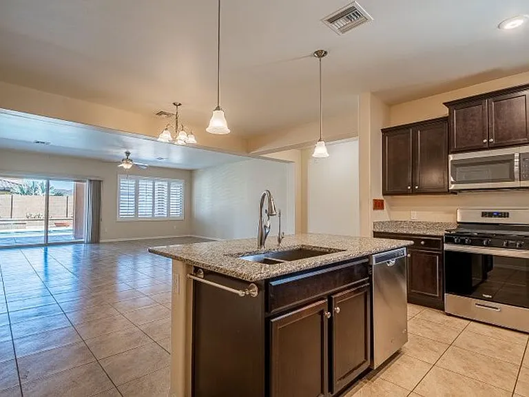 12237 S Laurel Ln — Photo 6