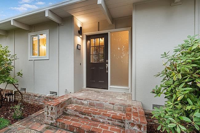 1st image of 3902 Laguna Ave