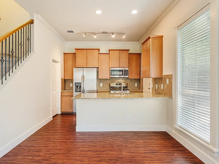 611 Franklin Blvd #A — Photo 17