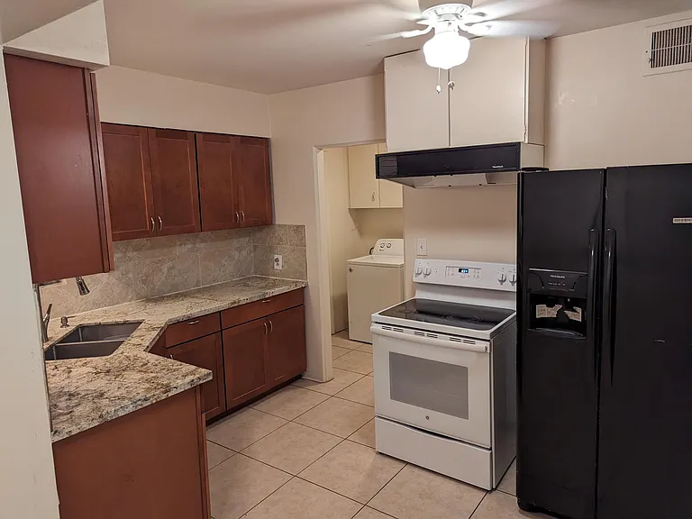 1309 W Osborn Rd — Photo 4
