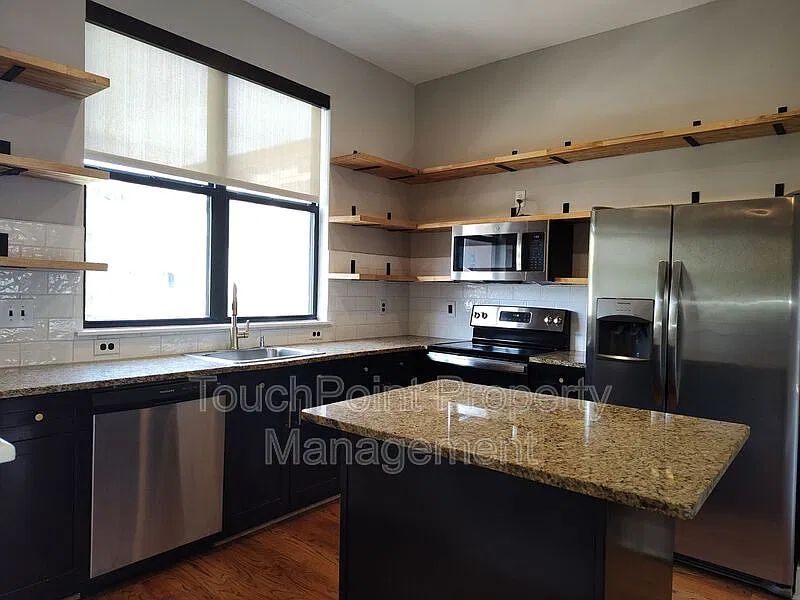 2 bed, 2.0 bath, 1281 sqft, $2,295 — Photo 4