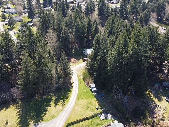 2nd image of 746 Trillium Avenue