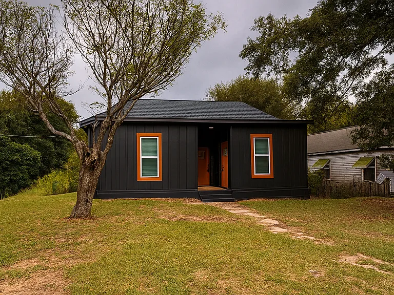808 Center St — Photo 2