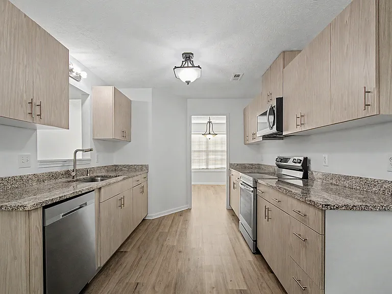 1371 Constitution Dr — Photo 9