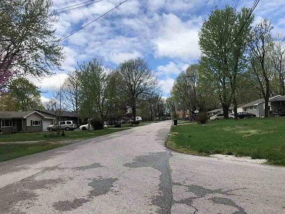 Exterior Neighborhood (street photo)