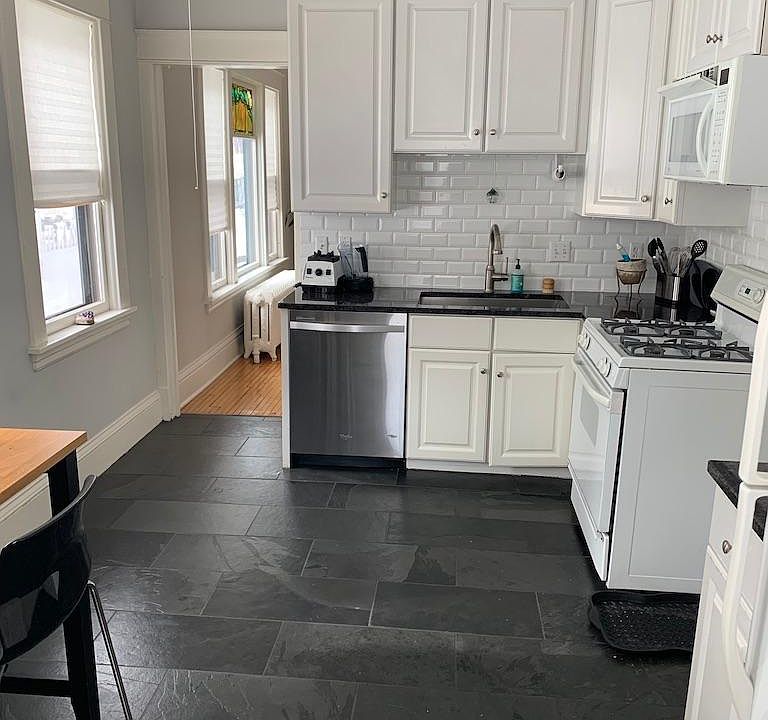 1st image of 4039 Sheridan Ave S #1
