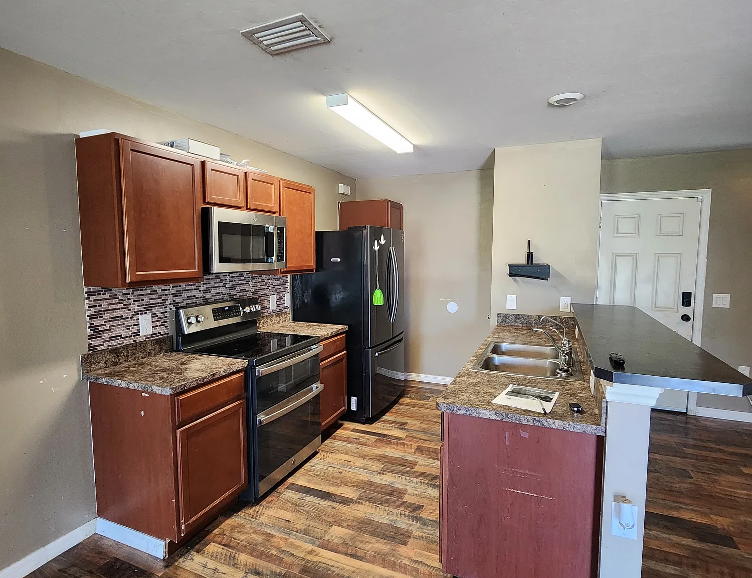 2921 Northeast 6th Ave - 1 — Photo 3