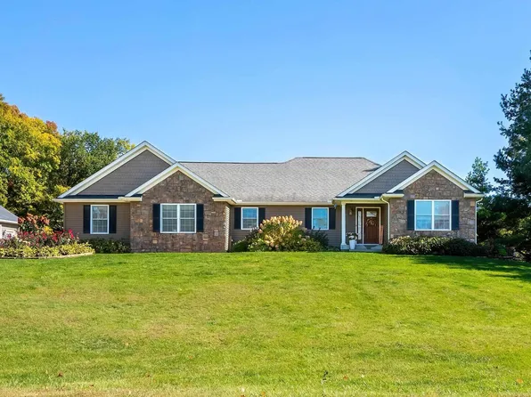 4101 208th Street Ct N, Port Byron, IL 61275