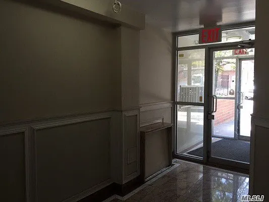 Sold by Winzone Realty Inc | media 11