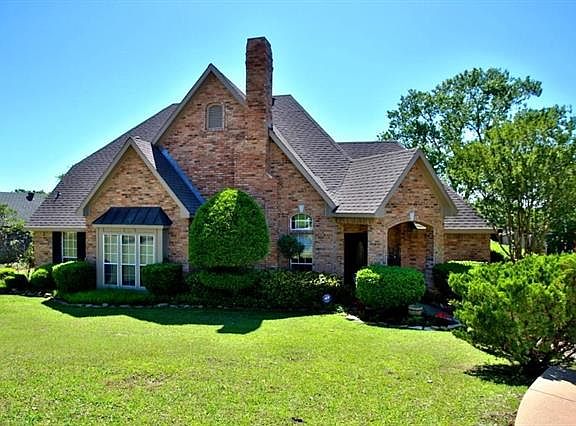 2nd image of 617 Knollwood Dr