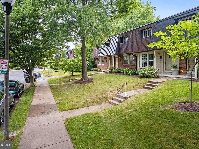 350 James St — Photo 2