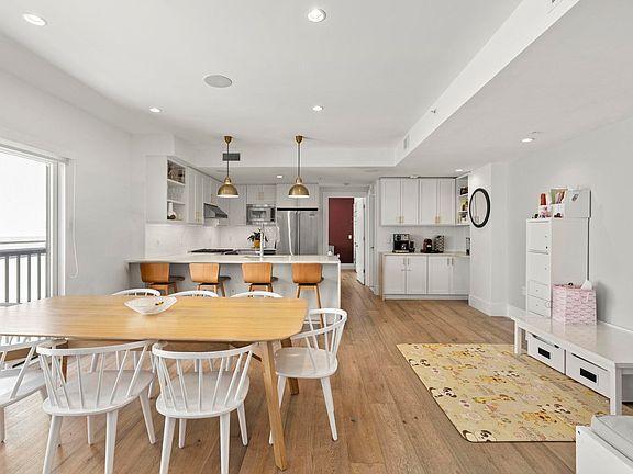 5th image of 722 Jefferson St Unit 5C