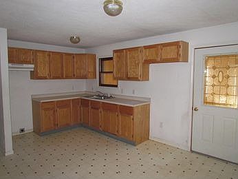 4th image of 210 W Jefferson St
