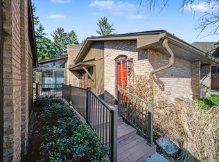 863 Greenhills Dr, Ann Arbor, MI 48105