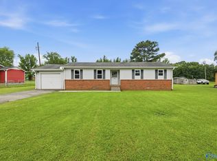 12146 Lakeview St, Athens, AL 35611