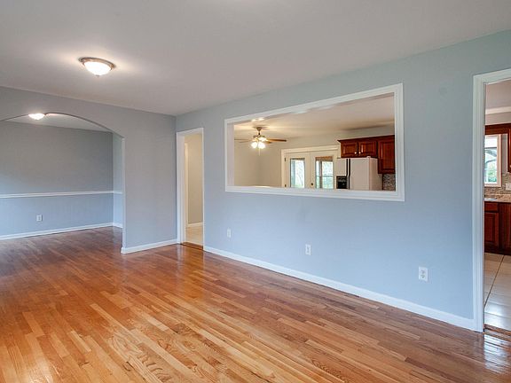 5th image of 8058 Esterbrook Dr