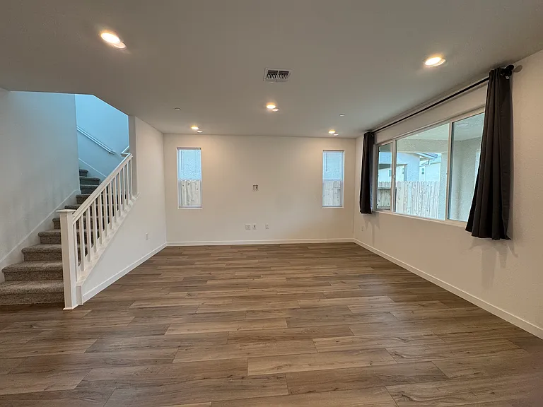 8143 Champart Cir — Photo 9